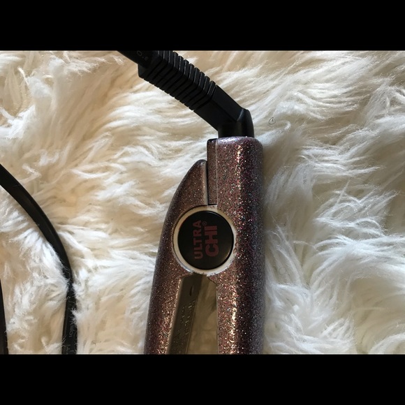 CHI hair straightener - Picture 8 of 8